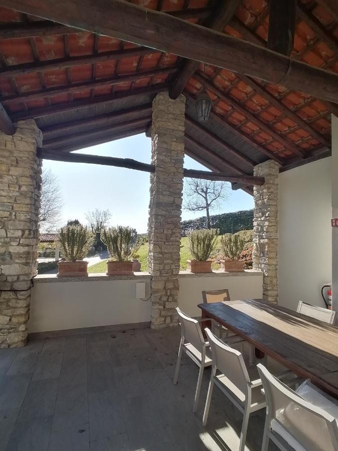Casale Raffaello B&B Como Albese Con Cassano Exterior photo
