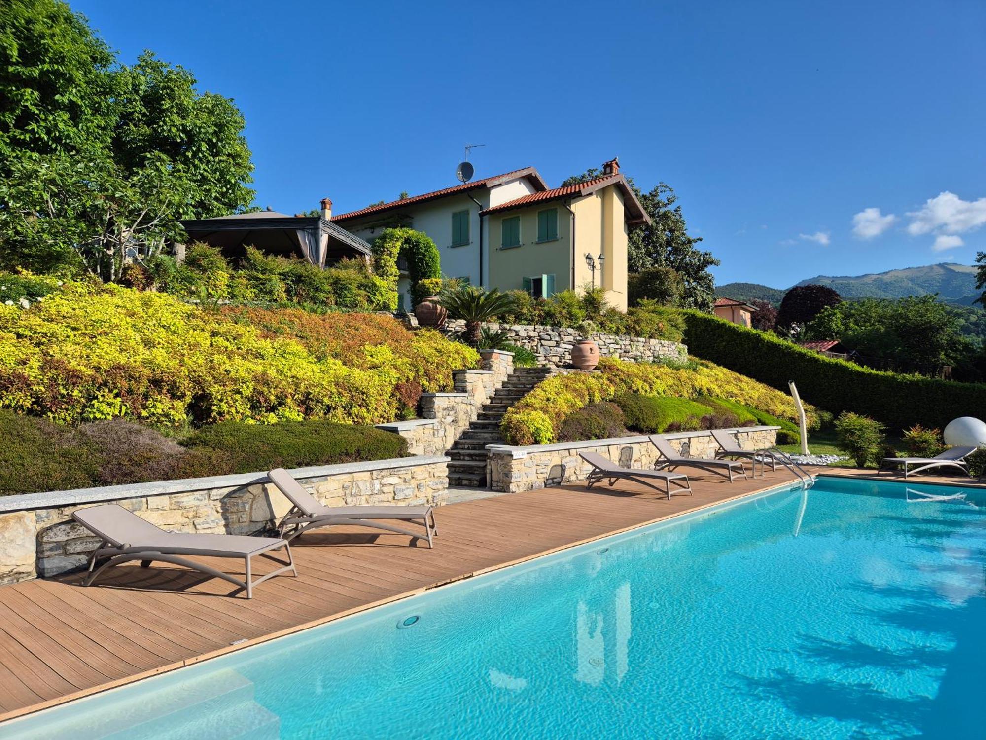 Casale Raffaello B&B Como Albese Con Cassano Exterior photo